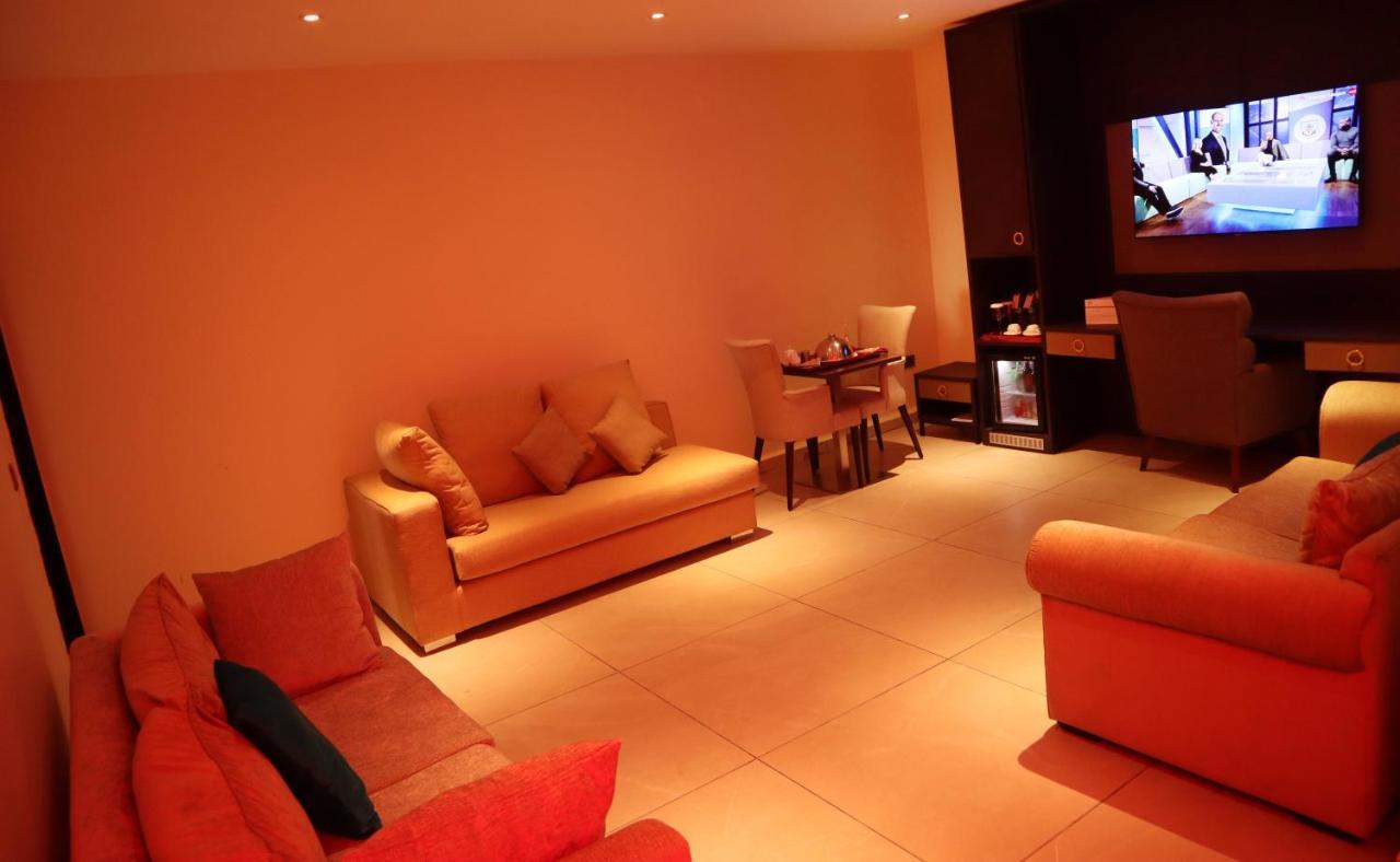 Monty Suites Calabar Extérieur photo