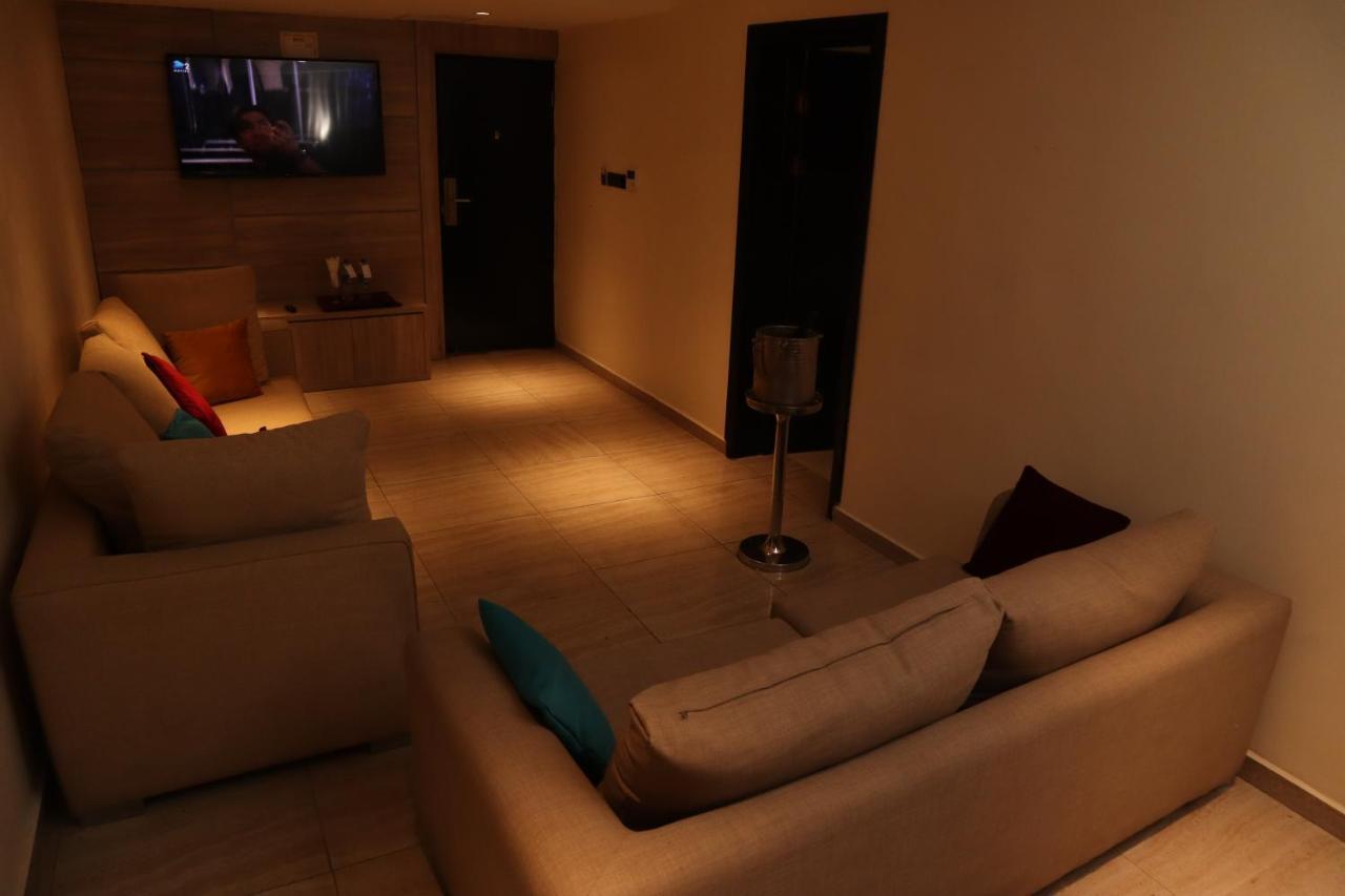 Monty Suites Calabar Extérieur photo